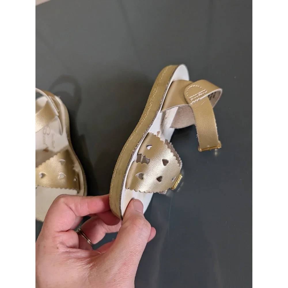 Salt Water Sandals Sun-San Sweetheart Gold Leather Heart Cutout Sandals Size 7